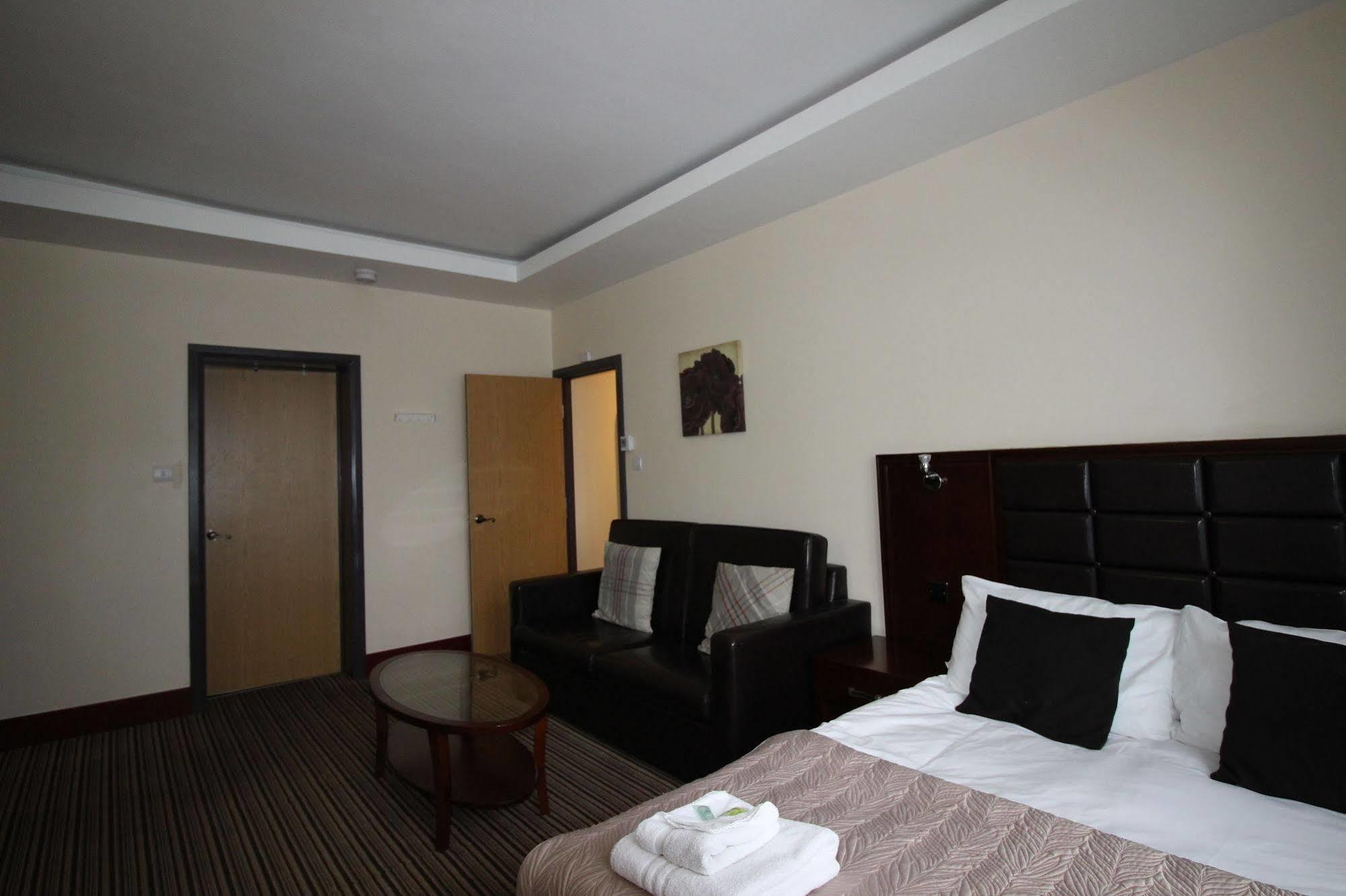 William's Hillsborough 3*