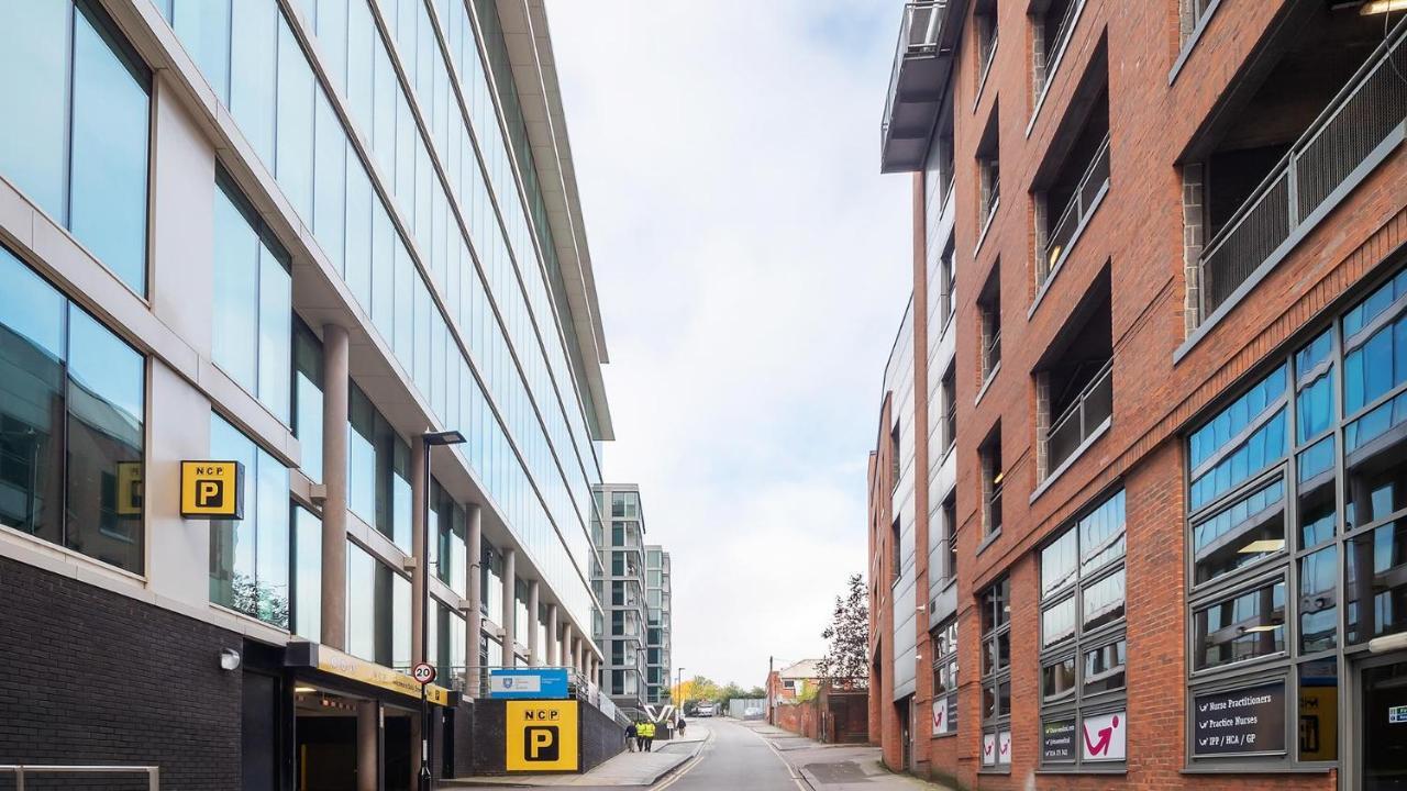 Stylish 2br In Heart Of