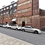 Historic Holiday Home In Sheffield Near Town Centre