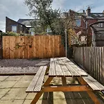 Refurbished Central Premium Property