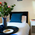 Comfortable Apartment In Sheffield With Parking