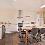 Modern Sheffield City Centre House With Parking! Sleeps 6