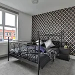 Refurbished Plush Property Great Transport Links