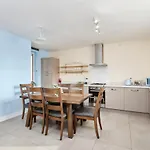 Stunning City Centre House - Parking - Garden