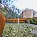 Stunning City Centre House - Parking - Garden