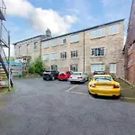Lovely Central 1 Bed Apartment Sleeps 4