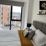 Great Central Luxury Two Bedroom Apartment By Homex Property Serviced Accommodation Sheffield