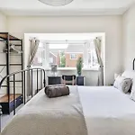 Elegant Retreat Nook At Peak District Gateway