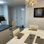 The Beeches - Serviced Duplex Apartment