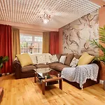 Homebird Property - Carter Knowle House