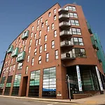Vibrant Rooms For Students Only, Sheffield - Sk