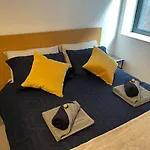Queens Apartment - Lovely Entire Apartment