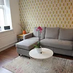 Modern 3-Bedrooms House With 6 Guests