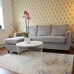Modern 3-Bedrooms House With 6 Guests