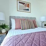 City Centre 2 Bedroomed Apartment - Great Views - Wifi