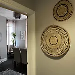 Perfect For Large Groups, Sleeps 15 Close To City Centre