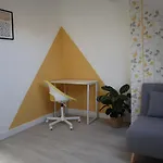 Sheffield 3-Bedroom House With Free Street Parking
