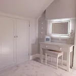 Luxury 4 Bed Family Property In Popular Location