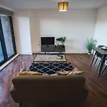 Modern 1-Bed Apartments - New - City Centre - Free Wi-Fi -
