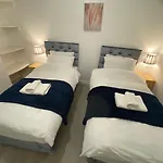 Relaxing Modern Apartment, Sheffield, Free Parking
