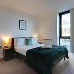 View Of The City - Fantastic, Spacious 2 Bed Apartment, Netflix, Stunning Views, Sheffield City Centre