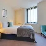 View Of The City - Fantastic, Spacious 2 Bed Apartment, Netflix, Stunning Views, Sheffield City Centre