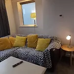 Spacious 2 Bedrooms, Free Parking, Free Wifi - Serene Homes Sheffield