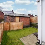 Charlotte House, Entire Private House, Close To City Centre, Wifi
