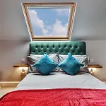 Luxury Spacious Pad With Games Room