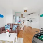 Lovely Central Sheffield Flat - Parking - Balcony