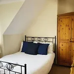 Views Over The Peak District Apartment With Wifi
