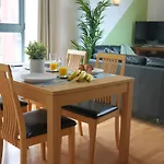 Perfect For Relocation & Business- Near Hospital