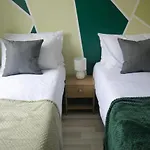 Perfect For Relocation & Business- Near Hospital