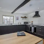 Paradise Square - Remodelled 18Th Century Apartme