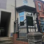 Stylish Home Close To Arena