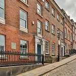 Paradise Square-Remodelled 18Th Century Apartment