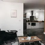 Stunning Modern Heart Of The City Apartment