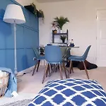 Hyde Park - Park Hill - Central - 2 Bedrooms - Free On-Site Parking - Netflix - Fast Wifi