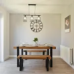 Mersey Way, Spacious 3 Bed Home, Close To Sheffield City Centre & Free Driveway Parking - Perfect For Workers, Groups & Families - Hosted By Stay Host Save