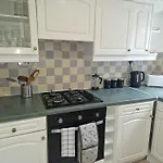Suite 3: Homely Room Near Sheffield Cc