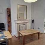 Suite 3: Homely Room Near Sheffield Cc