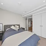 Stephs Lovely 4 Bedroom Apartment