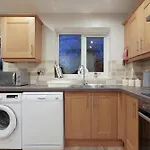 Richmond House - 5 Bed House That Sleeps 10, Great For Workers & Groups, Netflix & Free Parking - Hosted By Stay Host Save