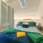 Vibrant Loft Apartment In Grade II Listed Georgian Building