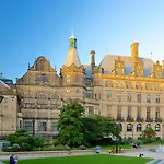 Sheffield City Centre , Free Wifi & Parking - Private Room - Shared House