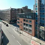 123 Queen Street - Home Crowd Luxury Apartments