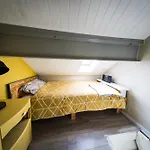 2 Independant Boutique Apartments One Sleeps 2 The Other Sleeps 4, Meadowhall, Sheffield Arena, Free Parking