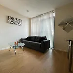 1 Bed Modern Apartment With Free Parking, Sheffield City Centre