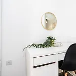Exclusive One Bedroom Apartment - City Centre - Free Wi-Fi Netflix