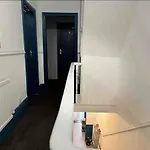 Comfortable Room In Shared Sheffield Detached House - Room 2